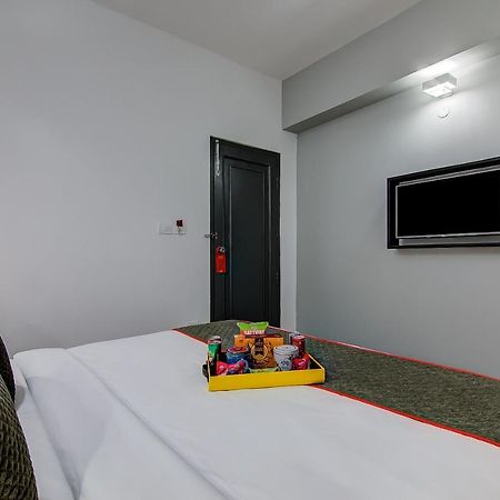 Oyo Townhouse 42 Urvashi Theatre Hotel Chennai Exterior foto