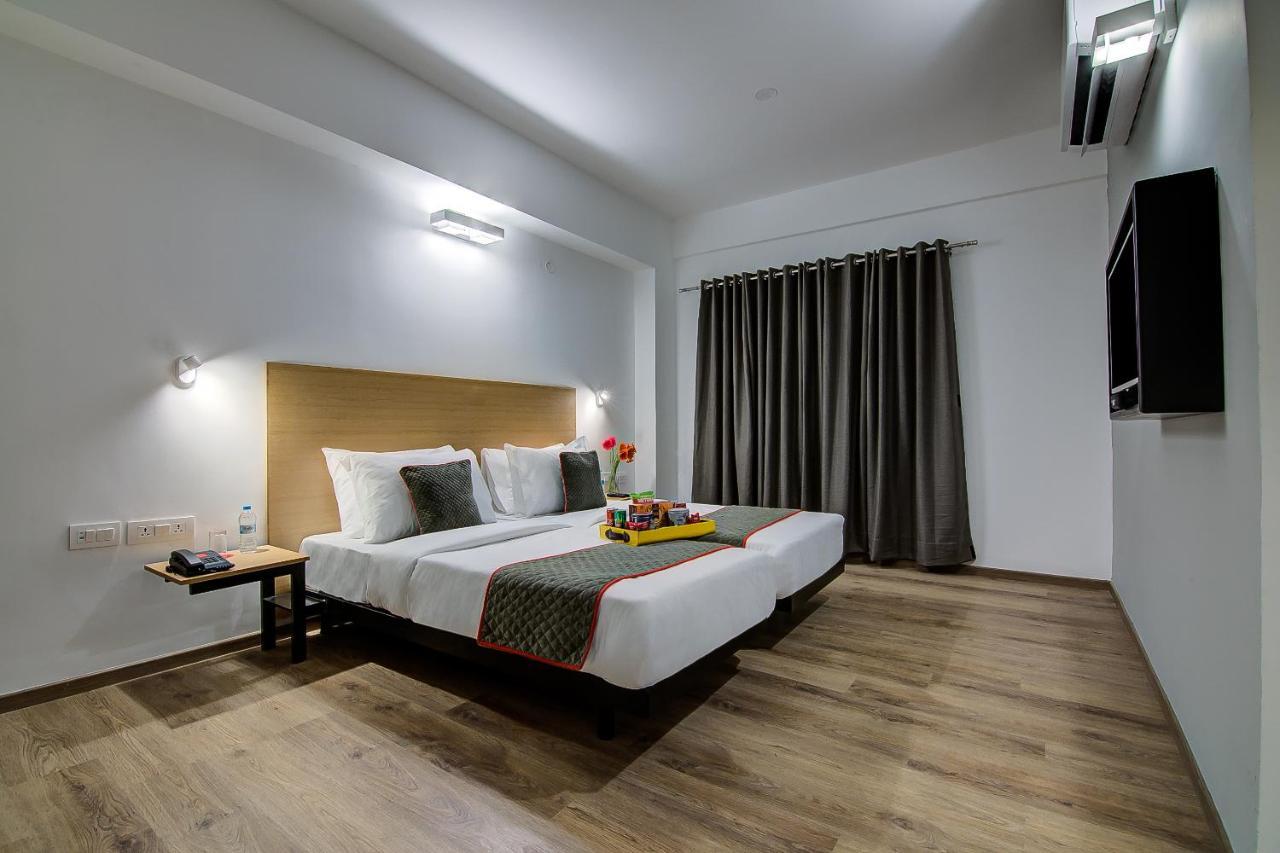 Oyo Townhouse 42 Urvashi Theatre Hotel Chennai Exterior foto