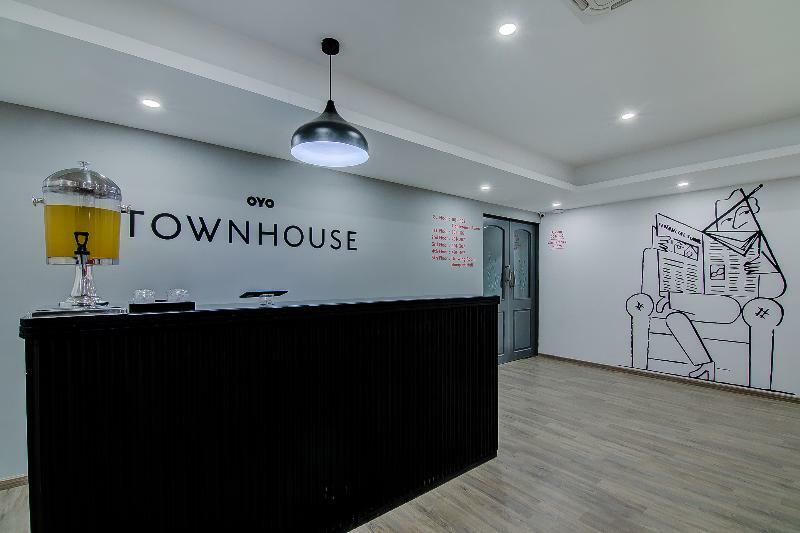 Oyo Townhouse 42 Urvashi Theatre Hotel Chennai Exterior foto