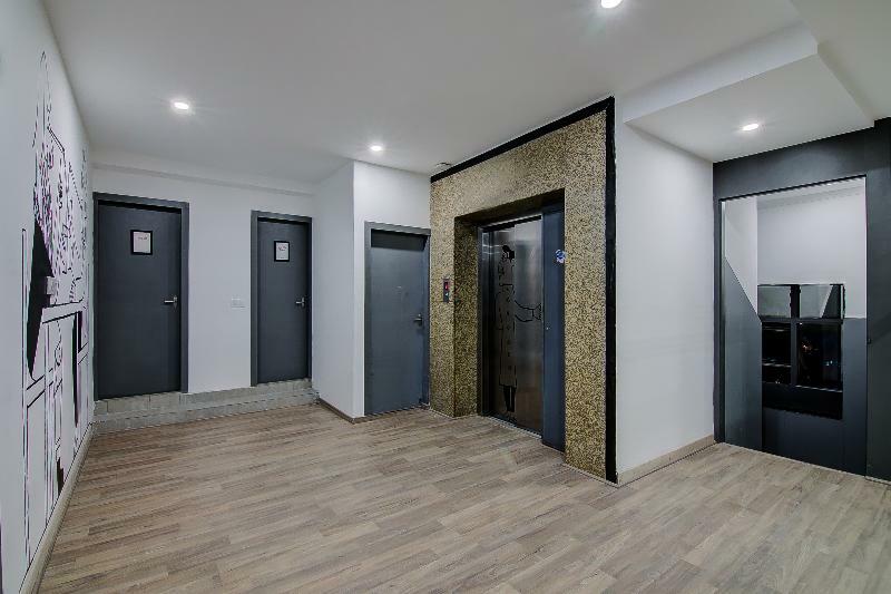 Oyo Townhouse 42 Urvashi Theatre Hotel Chennai Exterior foto