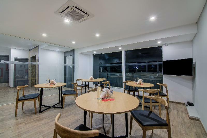 Oyo Townhouse 42 Urvashi Theatre Hotel Chennai Exterior foto