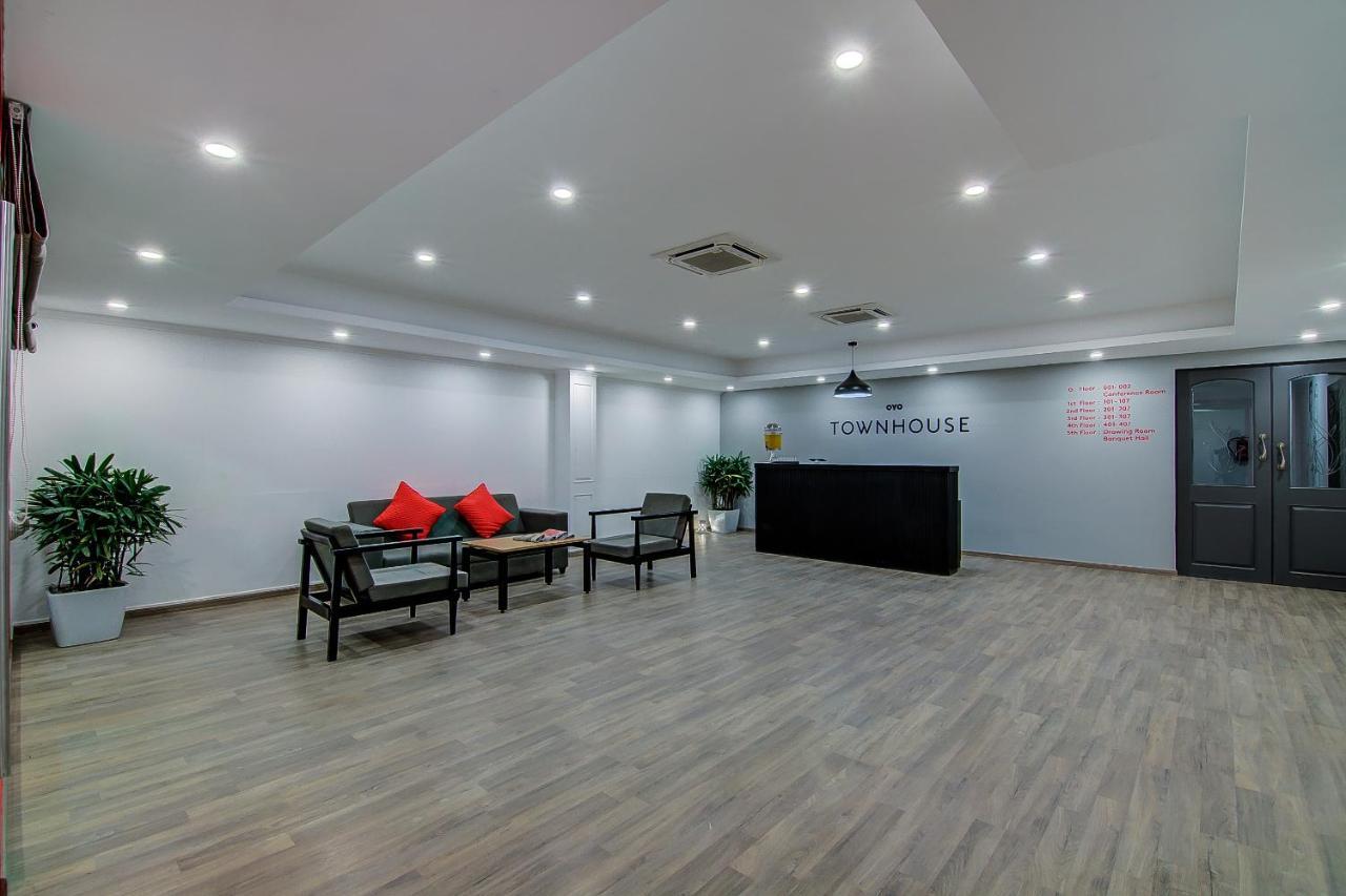 Oyo Townhouse 42 Urvashi Theatre Hotel Chennai Exterior foto