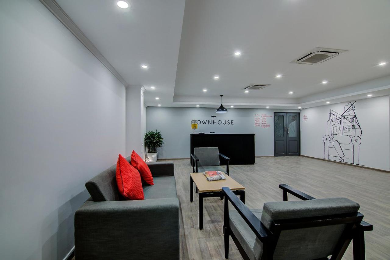 Oyo Townhouse 42 Urvashi Theatre Hotel Chennai Exterior foto