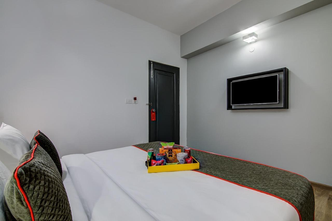 Oyo Townhouse 42 Urvashi Theatre Hotel Chennai Exterior foto